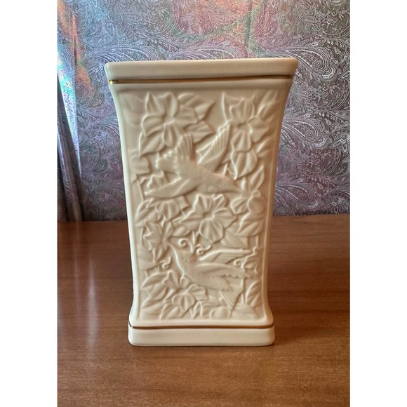 Vintage Hummingbird vase by Lenox - Picture 8 of 10